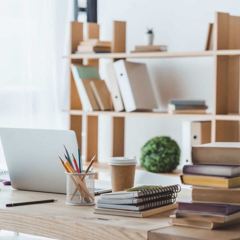 Check out these Best Standing Desks for Work From Home Jobs. These standing desks are a great way to stay healthy while working. #standing #desk #homeoffice #healthy #creative #best #breagettingfit